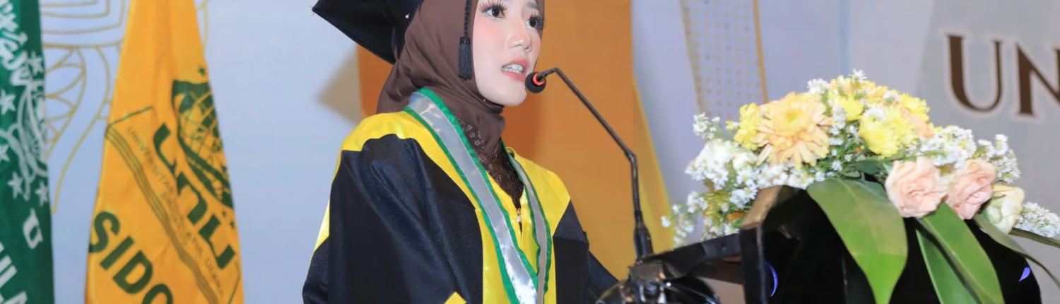 Home v10: Magazine 25 Siti Fatimah Wisudawan terbaik dalam Wisuda ke-10 UNUSIDA (Foto:Humas UNUSIDA)