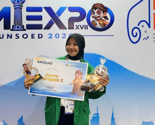 Vinna Gayuh Asih, berhasil meraih Juara Harapan 3 kategori Stand Up Comedy dalam ajang KMI Expo XVII 2026. (Foto: Humas UNUSIDA)