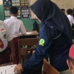Tim PPK Ormawa HIMA PBI UNUSIDA Gelar Pembelajaran Bahasa Inggris Rutin di SDN Kedungpandan 7 Tim PPK Ormawa HIMA PBI UNUSIDA Gelar pembelajaran Bahasa Inggris secara rutin setiap hari Senin di SDN Kedungpandan 1. (Foto: Humas UNUSIDA)