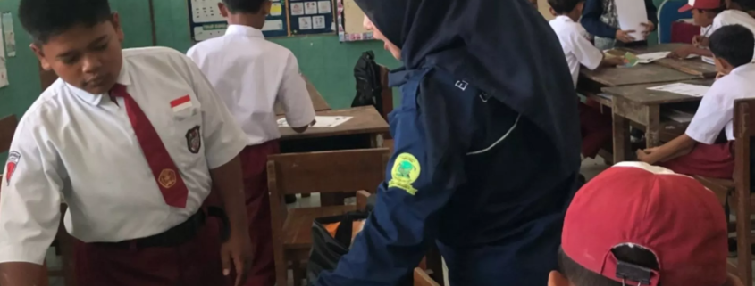 Tim PPK Ormawa HIMA PBI UNUSIDA Gelar Pembelajaran Bahasa Inggris Rutin di SDN Kedungpandan 1 Tim PPK Ormawa HIMA PBI UNUSIDA Gelar pembelajaran Bahasa Inggris secara rutin setiap hari Senin di SDN Kedungpandan 1. (Foto: Humas UNUSIDA)