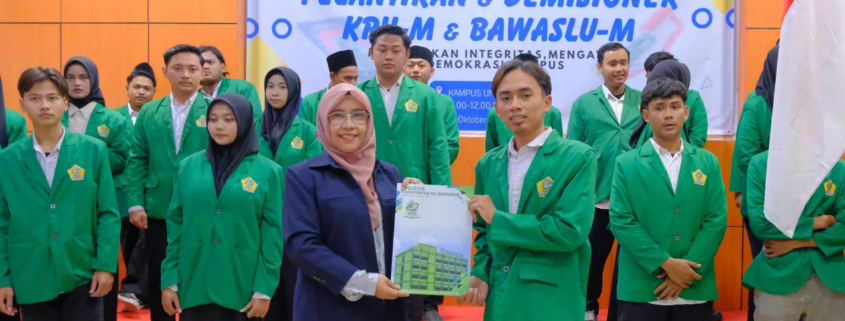 pengurus KPU-M dan Bawaslu-M UNUSIDA Resmi Dilantik oleh Wakil Rektor 2 UNUSIDA, Dr. Ana Christanti, M.Pd. (Foto: Humas UNUSIDA)