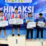 HIMA Akuntansi UNUSIDA Sukses Gelar Badminton Cup 2026, Jadi Wadah Kompetisi Sehat Pelajar se-Jawa Timur 6 Sekretaris Prodi Akuntansi UNUSIDA Achmad Wicaksono, S.Ak., M.Ak., saat memberikan hadiah bagi pemenang Himaksi Badminton Cup 2026. (Foto: Humas UNUSIDA)
