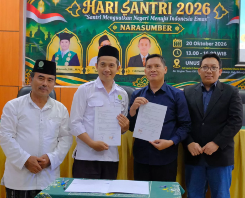 UNUSIDA Resmi Jalin Kerja Sama dengan HIPSI Sidoarjo, Perkuat Ekosistem Wirausaha Santri 1 Plt. Rektor UNUSIDA, Dr. Hadi Ismanto bersama Ketua HIPSI Sidoarjo, FIdi Handoko Usai Penandatanganan MoU. (Foto: Humas UNUSIDA)