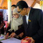 Dr. H. Ali Masykuri, S.Pd., M.Pd.I., dosen Program Studi PIAUD, sebagai Pengurus Harian Bidang Pendidikan, Olahraga, dan Kebudayaan dan Listin Fitrianah, S.P., M.Si., dosen Program Studi Teknik Lingkungan, turut dipercaya menjadi bagian dari kepengurusan Forum TJSLP Kabupaten Sidoarjo. (Foto: Humas UNUSIDA)